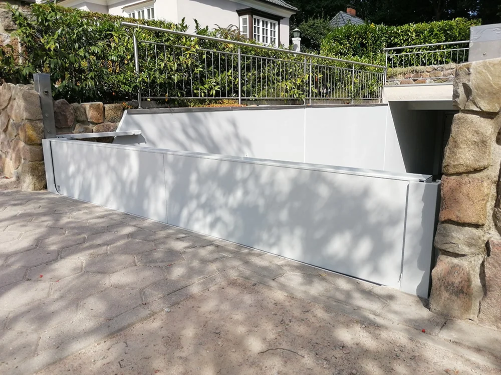 AquaLOCK flood-resistant gate